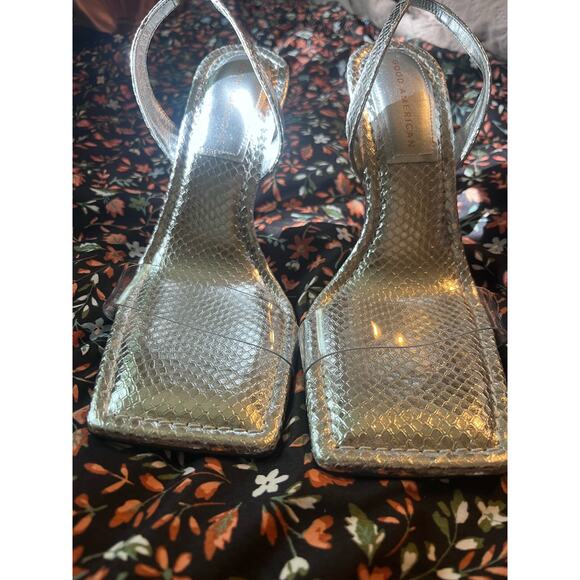 Good American Heels Square Toe Silver Snake Size 10 NWOT - Picture 7 of 7